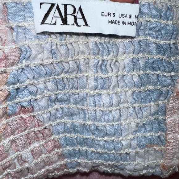 Zara  off shoulder Floral top perfect for vacay or cruise size S cotton - Picture 4 of 4